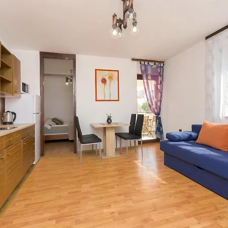 Apartments Little Spring Apartment *