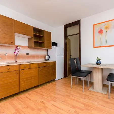 Apartment Apartments Little Spring Vodice